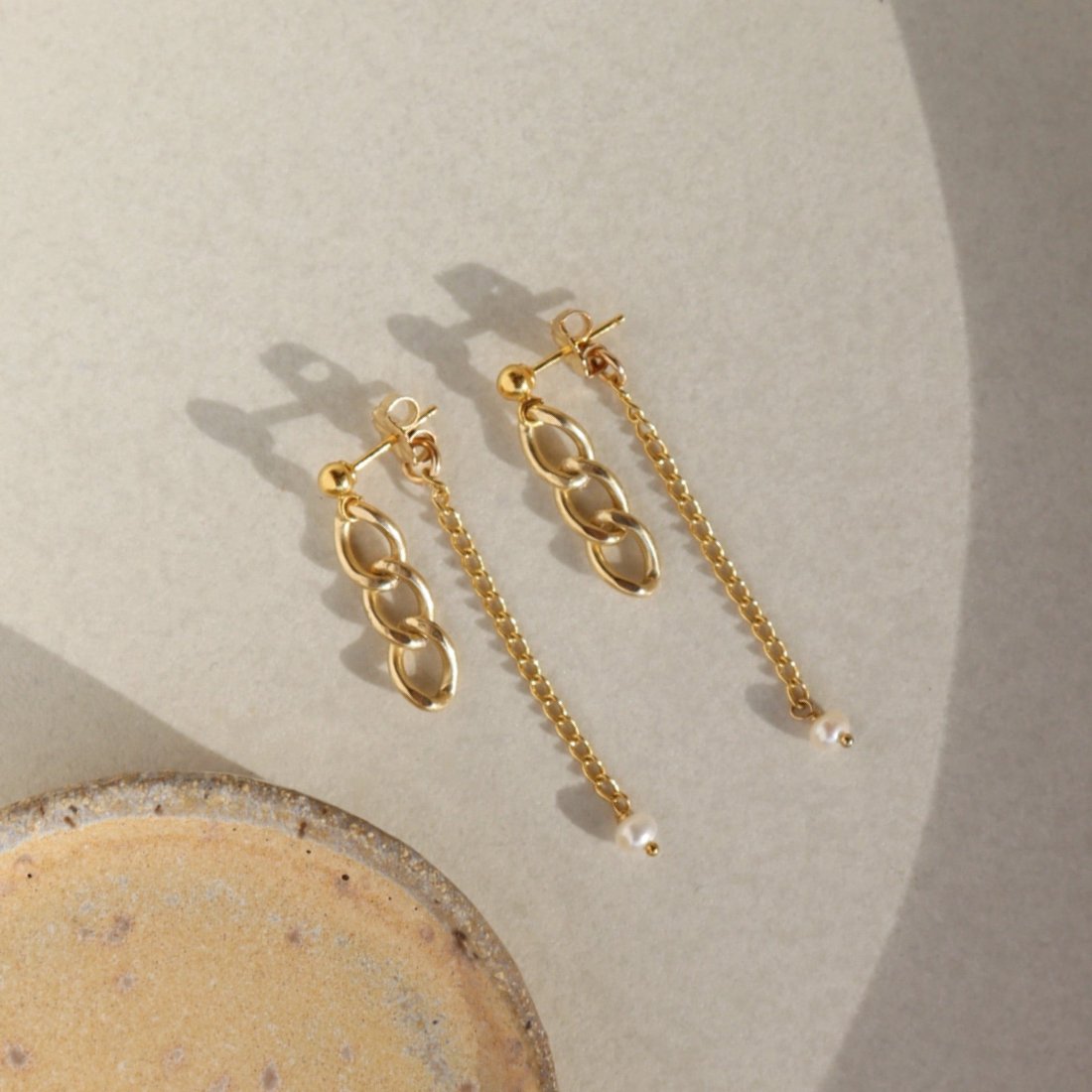 14k gold fill Alex Chain Stud post with a la mer back drop meet on the end with a pearl on the end.