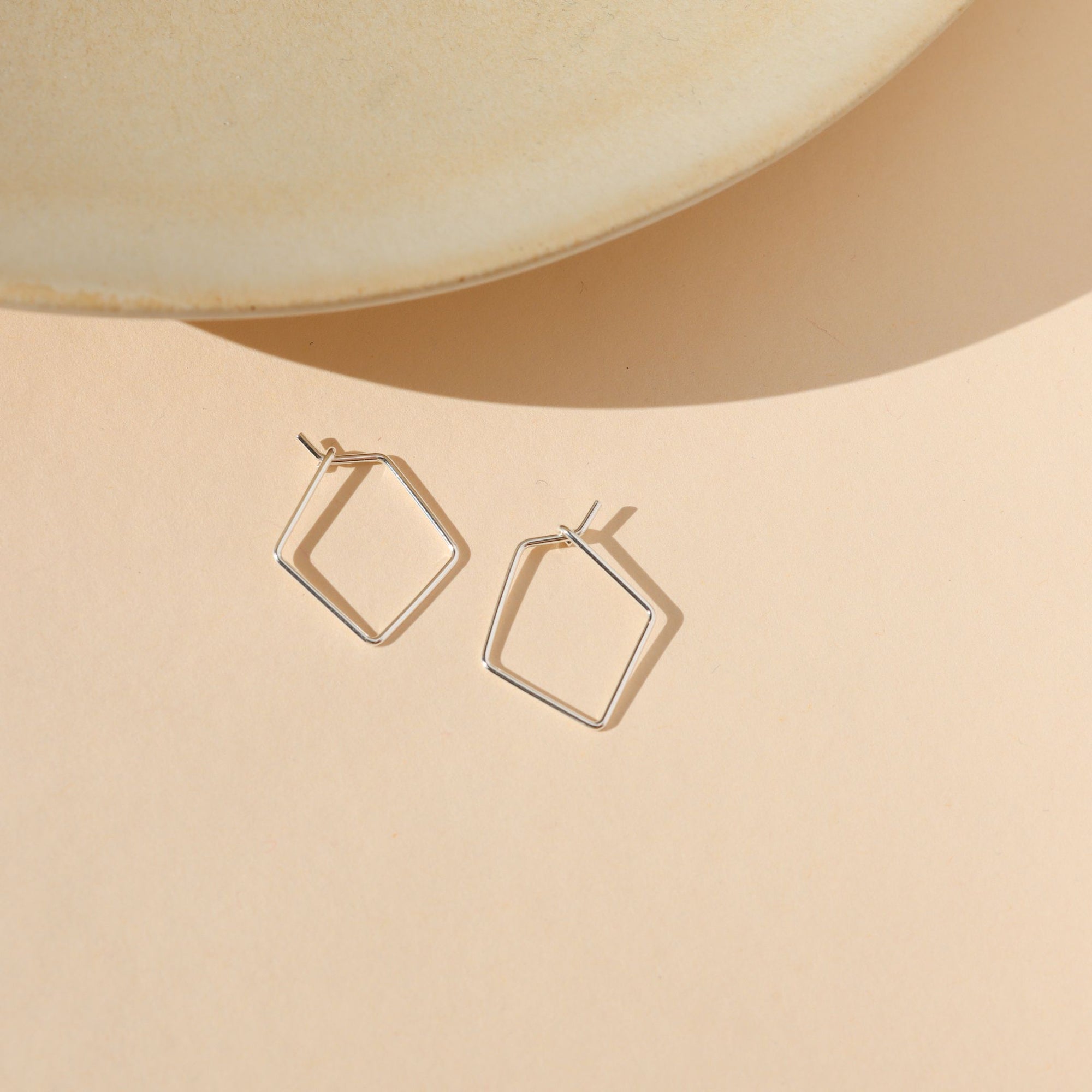 sterling silver diamond shaped earrings