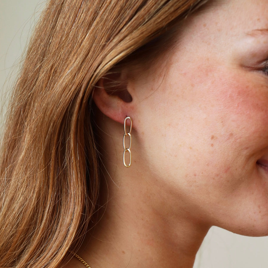 Curve Studs