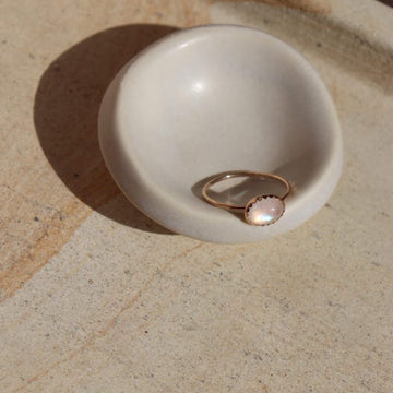 luna ring, new ring, spring collection, iridescent ring, gold ring with moonstone