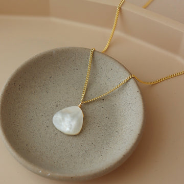 Teardrop Shell Necklace, Featuring a beautiful Mother of Pearl. Wedding Jewelry. Classic and Modern. Sterling Silver or 14k Gold Fill. Token Jewelry, handmade, hypoallergenic and waterproof.